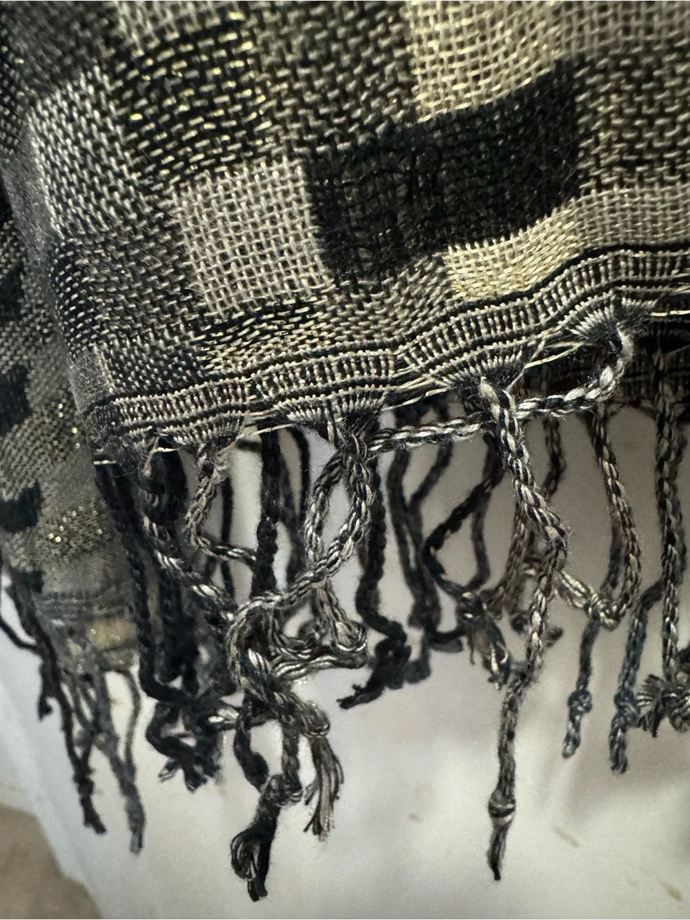 🧣Collection Eighteen Black & Cream Woven Fringe Scarf - NWT - Bought from Italy